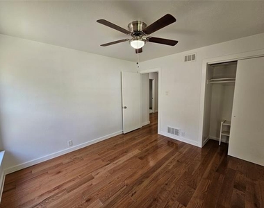 2402 Housley Drive - Photo Thumbnail 16