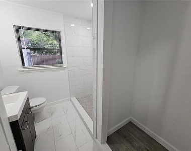 2402 Housley Drive - Photo Thumbnail 19