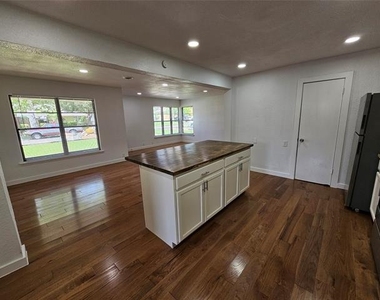 2402 Housley Drive - Photo Thumbnail 4