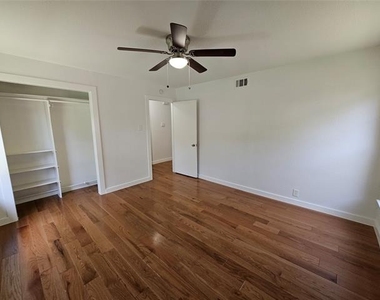 2402 Housley Drive - Photo Thumbnail 18