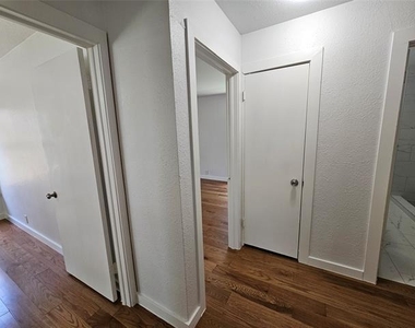 2402 Housley Drive - Photo Thumbnail 14