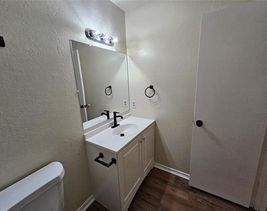 311 Bryant Lane - Photo Thumbnail 16