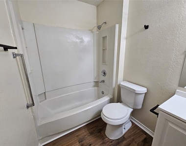 311 Bryant Lane - Photo Thumbnail 15