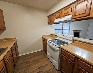 311 Bryant Lane - Photo Thumbnail 7