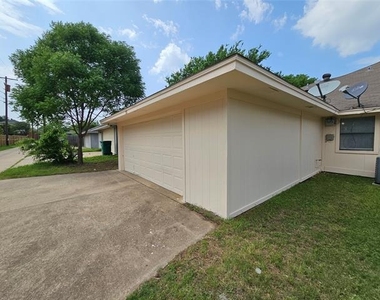 311 Bryant Lane - Photo Thumbnail 20