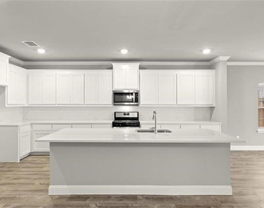 304 Community Drive - Photo Thumbnail 6