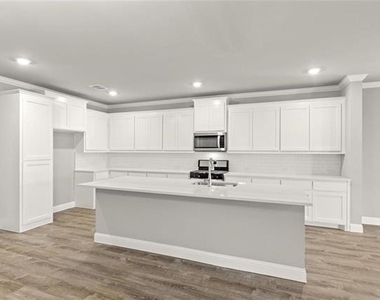 304 Community Drive - Photo Thumbnail 7