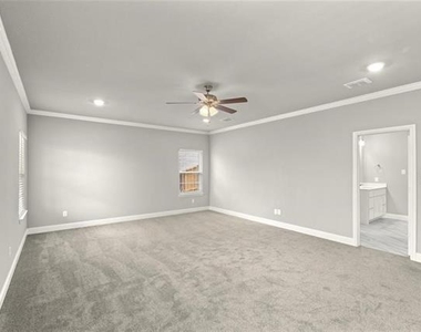 304 Community Drive - Photo Thumbnail 13