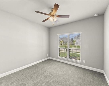 304 Community Drive - Photo Thumbnail 20