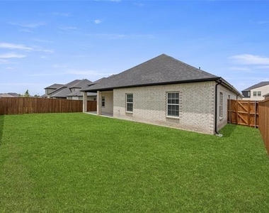 304 Community Drive - Photo Thumbnail 26