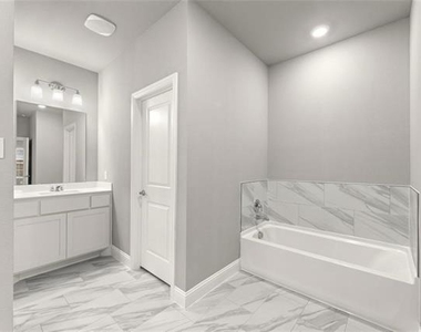 304 Community Drive - Photo Thumbnail 16