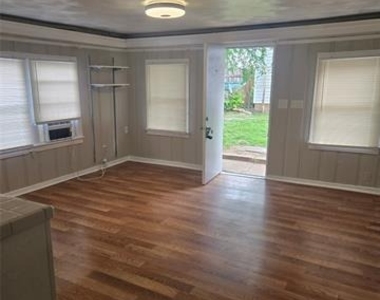 2604 Bomar Avenue - Photo Thumbnail 5