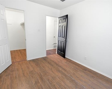 3324 Green Ridge Street - Photo Thumbnail 15