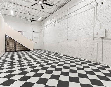 306 S Walton Street - Photo Thumbnail 10