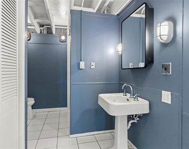 306 S Walton Street - Photo Thumbnail 14