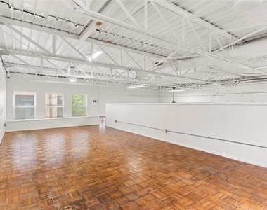 306 S Walton Street - Photo Thumbnail 27