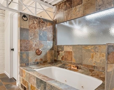 306 S Walton Street - Photo Thumbnail 21