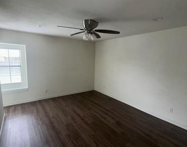 500 Scarlet Oak Street - Photo Thumbnail 18