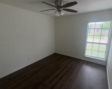 500 Scarlet Oak Street - Photo Thumbnail 15