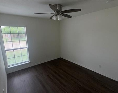 500 Scarlet Oak Street - Photo Thumbnail 14