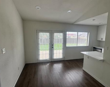 500 Scarlet Oak Street - Photo Thumbnail 6