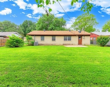 4716 Fawn Drive - Photo Thumbnail 15