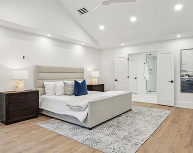 7420 Royal Lane - Photo Thumbnail 23