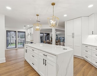 7420 Royal Lane - Photo Thumbnail 8