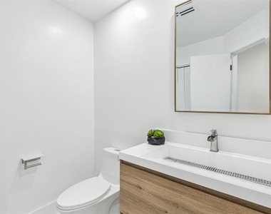7420 Royal Lane - Photo Thumbnail 17