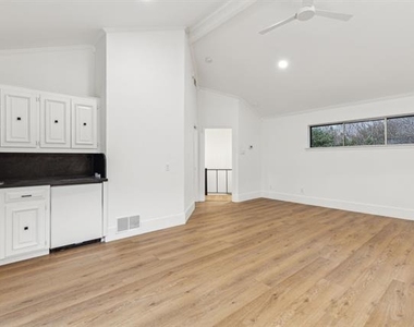 7420 Royal Lane - Photo Thumbnail 30