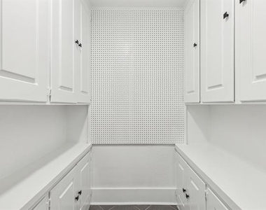 7420 Royal Lane - Photo Thumbnail 15
