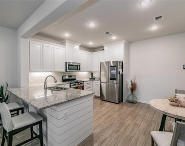 4503 Fossil Opal Lane - Photo Thumbnail 9