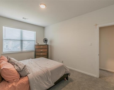 4503 Fossil Opal Lane - Photo Thumbnail 20