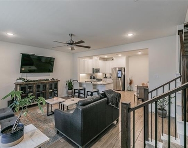 4503 Fossil Opal Lane - Photo Thumbnail 5