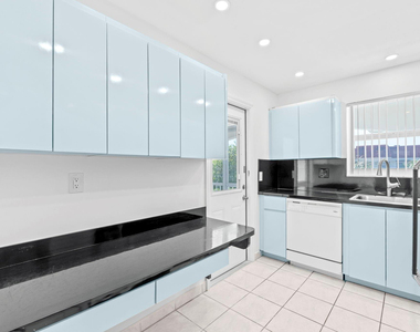 581 Blue Heron Drive - Photo Thumbnail 6