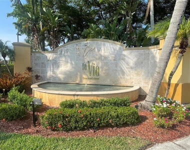 9615 Nw 1st Court - Photo Thumbnail 16