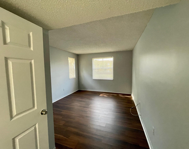 9615 Nw 1st Court - Photo Thumbnail 4