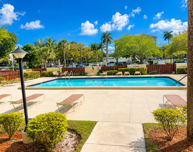 10777 W Sample Road - Photo Thumbnail 13