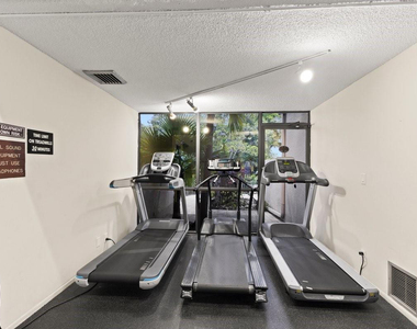2106 S Cypress Bend Drive - Photo Thumbnail 26
