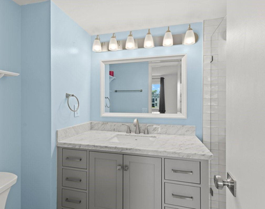 2106 S Cypress Bend Drive - Photo Thumbnail 15