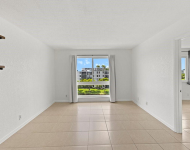 2106 S Cypress Bend Drive - Photo Thumbnail 10