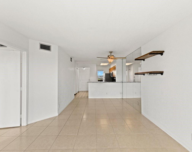 2106 S Cypress Bend Drive - Photo Thumbnail 9