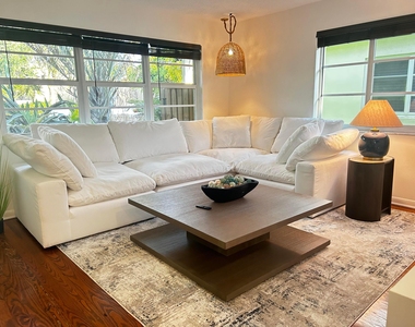 408 N J Street - Photo Thumbnail 3