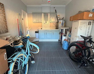 1310 Sw 48th Terrace - Photo Thumbnail 23