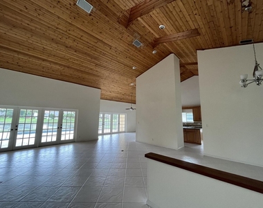 4020 Nw 24th Ter Terrace - Photo Thumbnail 5