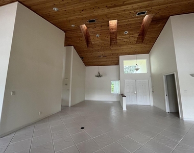 4020 Nw 24th Ter Terrace - Photo Thumbnail 7