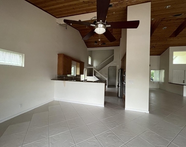 4020 Nw 24th Ter Terrace - Photo Thumbnail 9