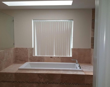 4020 Nw 24th Ter Terrace - Photo Thumbnail 12
