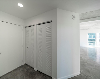 234 Ne 3rd Street - Photo Thumbnail 5