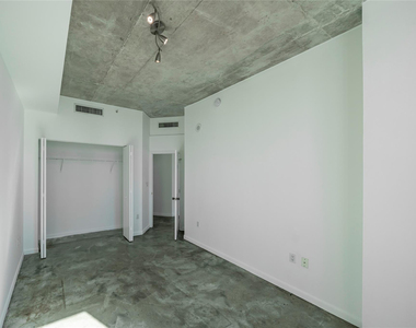 234 Ne 3rd Street - Photo Thumbnail 10